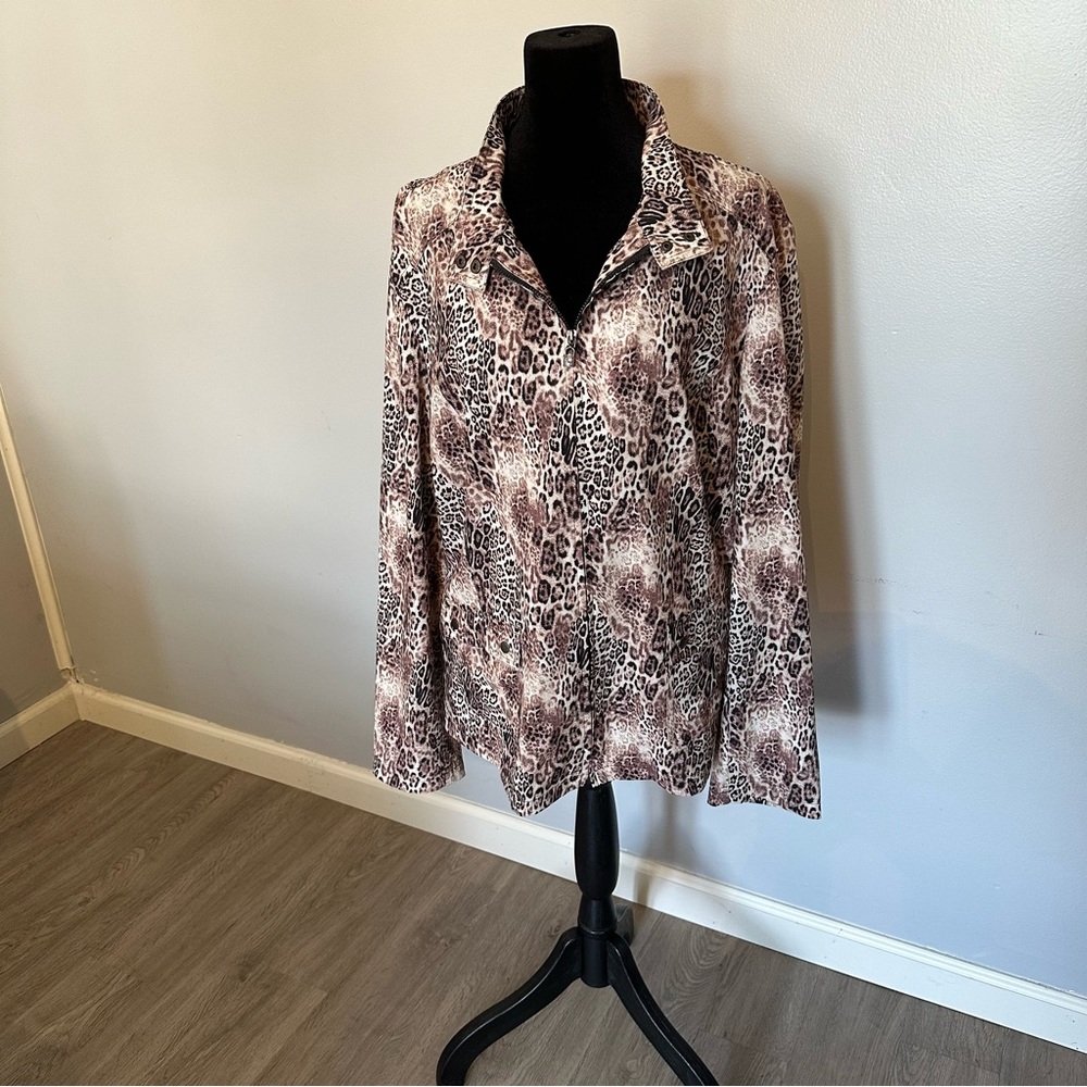 Jacket  Animal Print NWOT
Peck and Peck Brand
